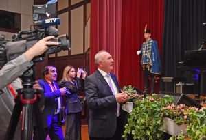 (FOTO) HRVATSKI SPEKTAKL U NJEMAČKOJ: Ponos i radost na Večernjakovoj domovnici, Đani Maršan dirnuo u srca kad je zapjevao "Bože čuvaj Hrvatsku, naš dragi dom"