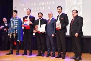 (FOTO) HRVATSKI SPEKTAKL U NJEMAČKOJ: Ponos i radost na Večernjakovoj domovnici, Đani Maršan dirnuo u srca kad je zapjevao "Bože čuvaj Hrvatsku, naš dragi dom"