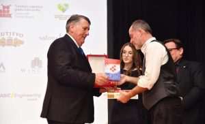 (FOTO) HRVATSKI SPEKTAKL U NJEMAČKOJ: Ponos i radost na Večernjakovoj domovnici, Đani Maršan dirnuo u srca kad je zapjevao "Bože čuvaj Hrvatsku, naš dragi dom"