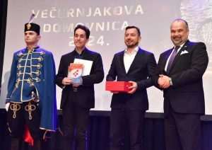 (FOTO) HRVATSKI SPEKTAKL U NJEMAČKOJ: Ponos i radost na Večernjakovoj domovnici, Đani Maršan dirnuo u srca kad je zapjevao "Bože čuvaj Hrvatsku, naš dragi dom"