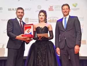 (FOTO) HRVATSKI SPEKTAKL U NJEMAČKOJ: Ponos i radost na Večernjakovoj domovnici, Đani Maršan dirnuo u srca kad je zapjevao "Bože čuvaj Hrvatsku, naš dragi dom"