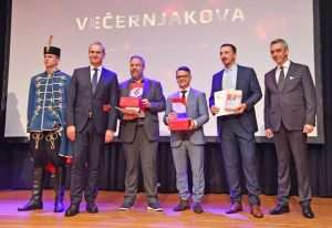 (FOTO) HRVATSKI SPEKTAKL U NJEMAČKOJ: Ponos i radost na Večernjakovoj domovnici, Đani Maršan dirnuo u srca kad je zapjevao "Bože čuvaj Hrvatsku, naš dragi dom"