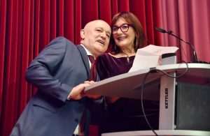 (FOTO) HRVATSKI SPEKTAKL U NJEMAČKOJ: Ponos i radost na Večernjakovoj domovnici, Đani Maršan dirnuo u srca kad je zapjevao "Bože čuvaj Hrvatsku, naš dragi dom"