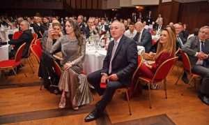 (FOTO) HRVATSKI SPEKTAKL U NJEMAČKOJ: Ponos i radost na Večernjakovoj domovnici, Đani Maršan dirnuo u srca kad je zapjevao "Bože čuvaj Hrvatsku, naš dragi dom"