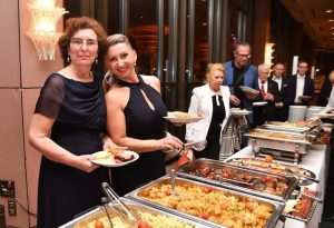 (FOTO) HRVATSKI SPEKTAKL U NJEMAČKOJ: Ponos i radost na Večernjakovoj domovnici, Đani Maršan dirnuo u srca kad je zapjevao "Bože čuvaj Hrvatsku, naš dragi dom"