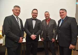 (FOTO) HRVATSKI SPEKTAKL U NJEMAČKOJ: Ponos i radost na Večernjakovoj domovnici, Đani Maršan dirnuo u srca kad je zapjevao "Bože čuvaj Hrvatsku, naš dragi dom"