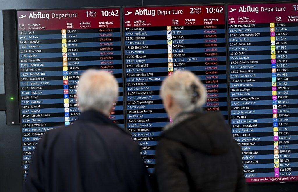 Putnici u njemačkoj zračnoj luci / Foto: Anadolu
