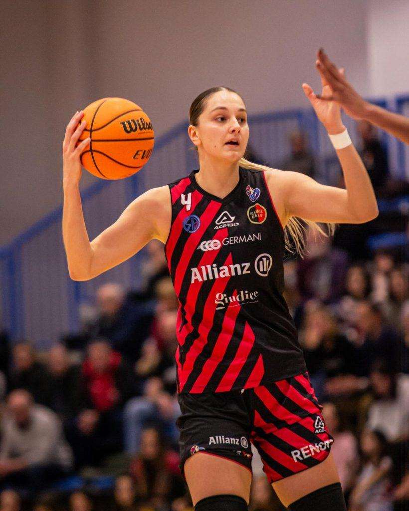 KOŠARKAŠICA ANA-MARIJA BEGIĆ DOBITNICA "VEČERNJAKOVE DOMOVNICE": Čiji god dres obukla uvijek mi je u mislima Hrvatska