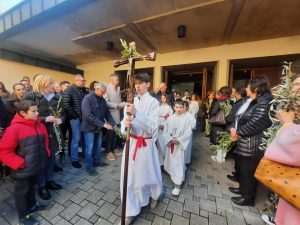CVJETNICA U DOMOVINI I HRVATSKOM ISELJENIŠTVU: Brojni Hrvati u hrvatskim katoličkim župama, zajednicama i misijama zajedno na Nedjelju Muke Gospodnje Cvjetnica u Mainzu / Foto: Fenix (MD)