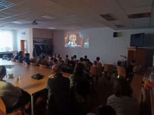 "CVRČAK I MRAVICA": Učenici Hrvatske nastave u Kasselu uživali u zajedničkom gledanju filma