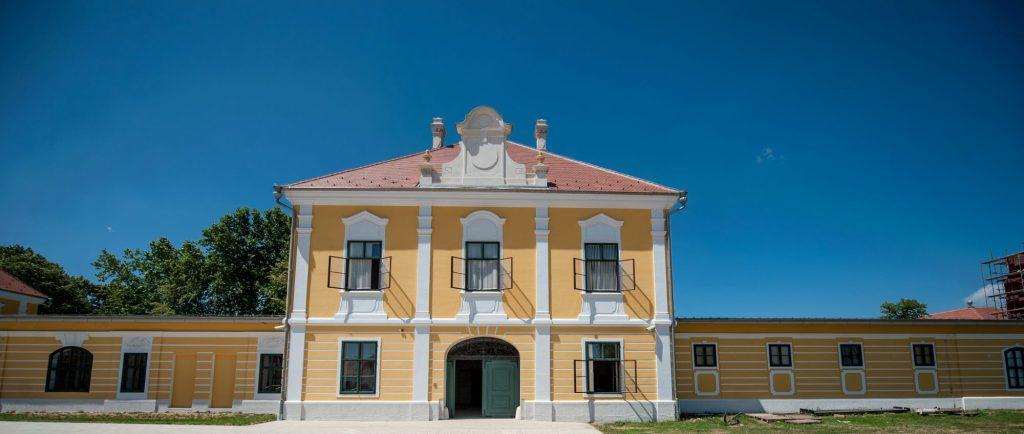 "GRADIMO BUDUĆNOST, OBNAVLJAMO BAŠTINU": Restauracija Eufrazijeve bazilike u Poreču, izgradnja vjetroelektrane Korlat, obnova dvorca Eltz u Vukovaru samo su neki od projekata tvrtke ING-GRAD dvorac-vukovar
