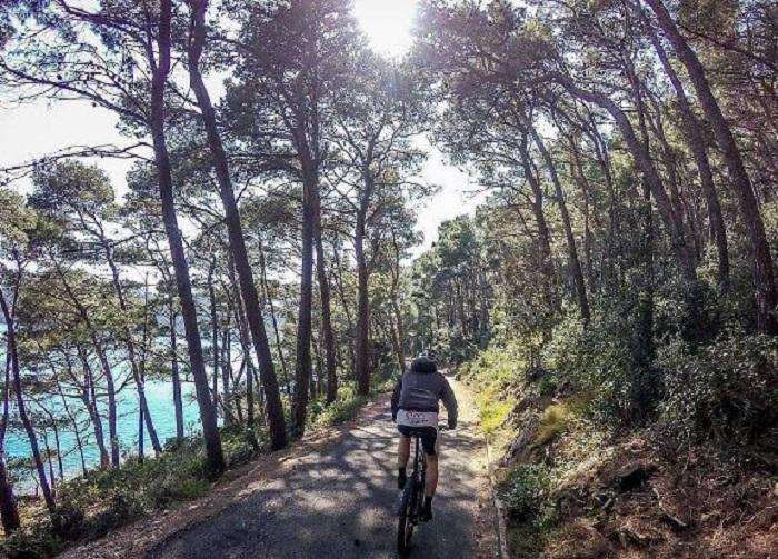 RAZGLEDNICA S MLJETA: Zahladilo je, idemo planinarit i propješačit 43 km dugu stazu s fantastičnim vidicima! Biciklizam na Mljetu / Foto: TZ Dubrovnik