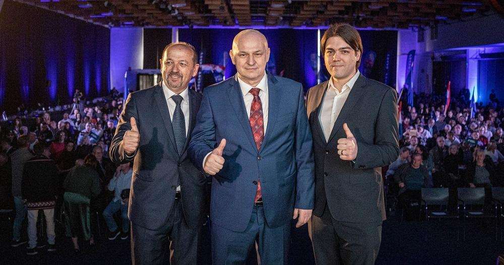 Na slici Ivan Lovrinović, Ivan Vilibor Sinčić i Mislav Kolakušić / Foto: Hina