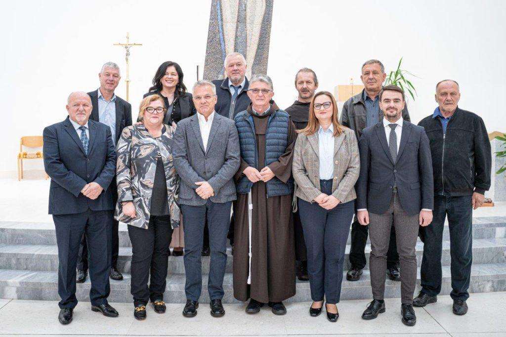 Milas sa suradnicima na Plehanu / Foto: HDZ/ Foto: HDZ