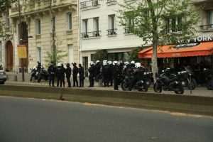 Francuska policija, blokada konzulata