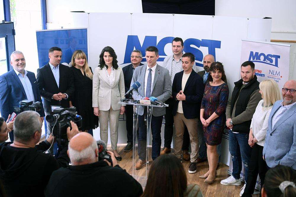 Predstavljanje liste Mostovih kandidata /Foto: Hina