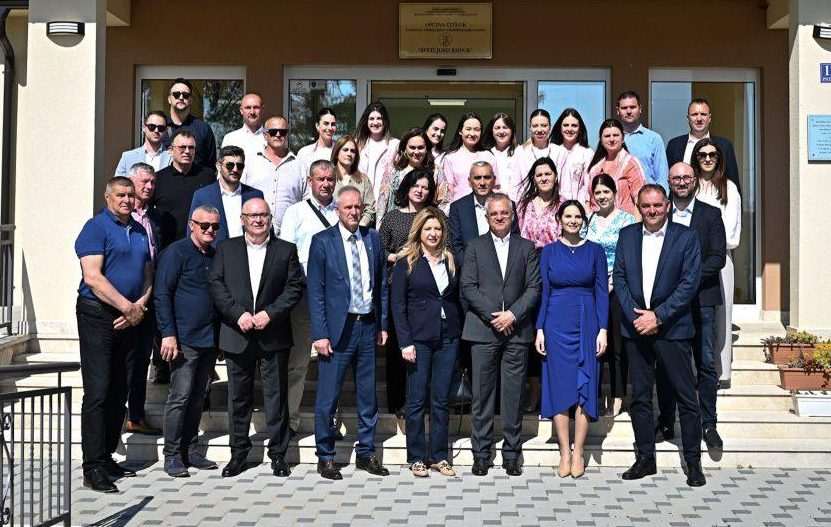 Zvonko Milas sa kandidatima HDZ-a u jugozapadnoj Hercegovini / Foto: IS HDZ