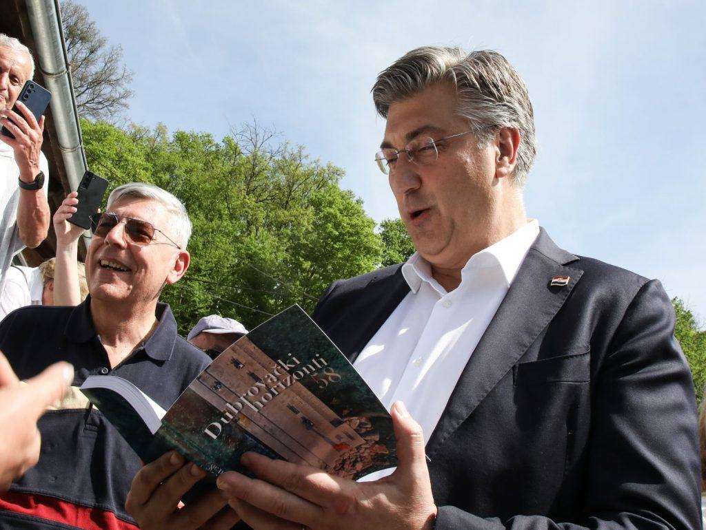 Premijer Plenković na druženju s građanima u Maksimiru / Foto: Hina