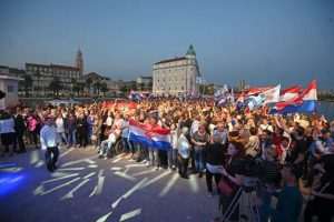 Predizborni skup HDZ-a u Spitu / Foto: Hina