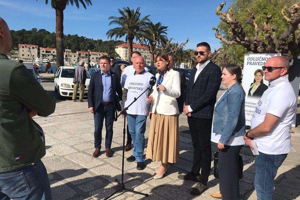 Predizborni skup u Makarskoj / Foto: OiP