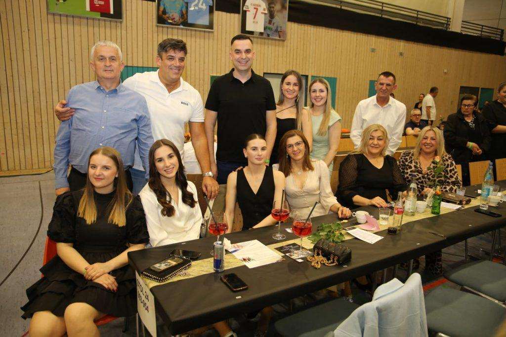 (FOTO) 7. KOTORVAROŠKA VEČER U FILDERSTADTU: Dres Luke Modrića prodan za 2.000 eura Foto: Fenix (ZC)