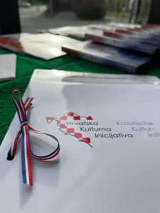 PREDSTAVLJENA NOVA HRVATSKA UDRUGA U WUPPERTALU: Zove se "Hrvatska kulturna inicijativa", cilj im je čuvanje hrvatskog identiteta i tradicije izvan Hrvatske Predstavlljena nova udruga "Hrvatska kulturna inicijativa" / Foto: Fenix (ZB)