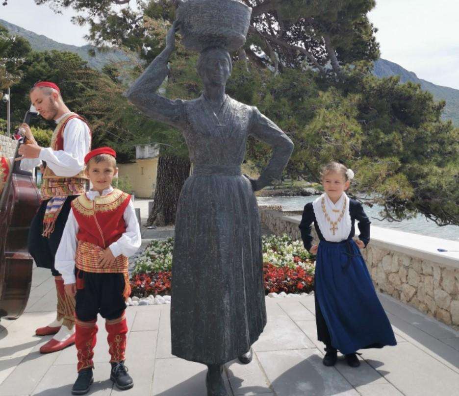 RAZGLEDNICA IZ ŽUPE DUBROVAČKE: Niska lijepih naselja uz more, u brdima sela puna mira i spokoja