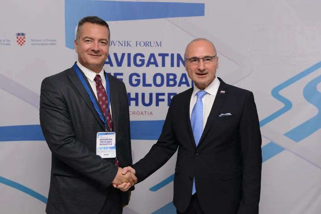 ČESTITKA S CETINJA HRVATIMA ZA DAN DRŽAVNOSTI: Hrvat je Hrvat, bilo u Boki Kotorskoj, bilo izvan nje i to je nepobitna činjenica koja mora biti poštovana i očuvana Dostojni predstavnici hrvatskog naroda Adrijan Vuksanovića i Gordan Grlić Radman / Foto: Fenix (B. Proročić)