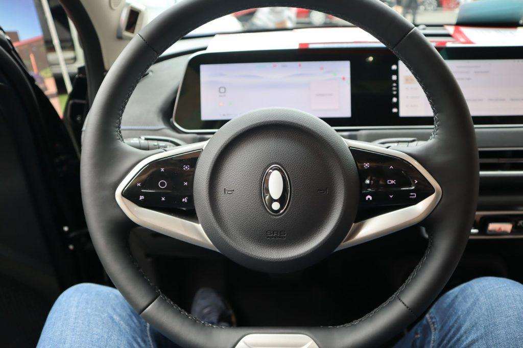 SVI RADNICI ĆE VJEROJATNO BITI OTPUŠTENI: Proizvođač automobila zatvara svoje europsko sjedište u Münchenu Volan automobila Great Wall Motorsa u salonu u Frankfurtu na Majni / Foto: Fenix (Petar K. Puđa)