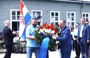 79. OBLJETNICA OSLOBOĐENJA: Veleposlanik Glunčić s hrvatskim izaslanstvom u Mauthausenu u Austriji odao počast žrtvama nacionalsocijalizma