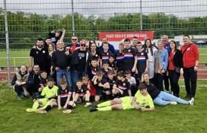 SLAVLJE HRVATA U MÜNCHENU: Igrači i navijači Croatije U13 proslavili 1. mjesto i ulazak u Kreisligu