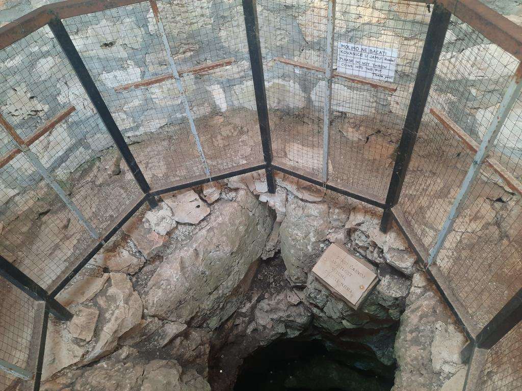 (FOTO) KAMENJAK: Nitko ne odlazi ravnodušan s ovog mjesta koje otkriva istinu o kapelici i pogled od kojeg zastaje dah (FOTO) KAMENJAK: Nitko ne odlazi ravnodušan s ovog mjesta koje otkriva istinu o kapelici i pogled od kojeg zastaje dah