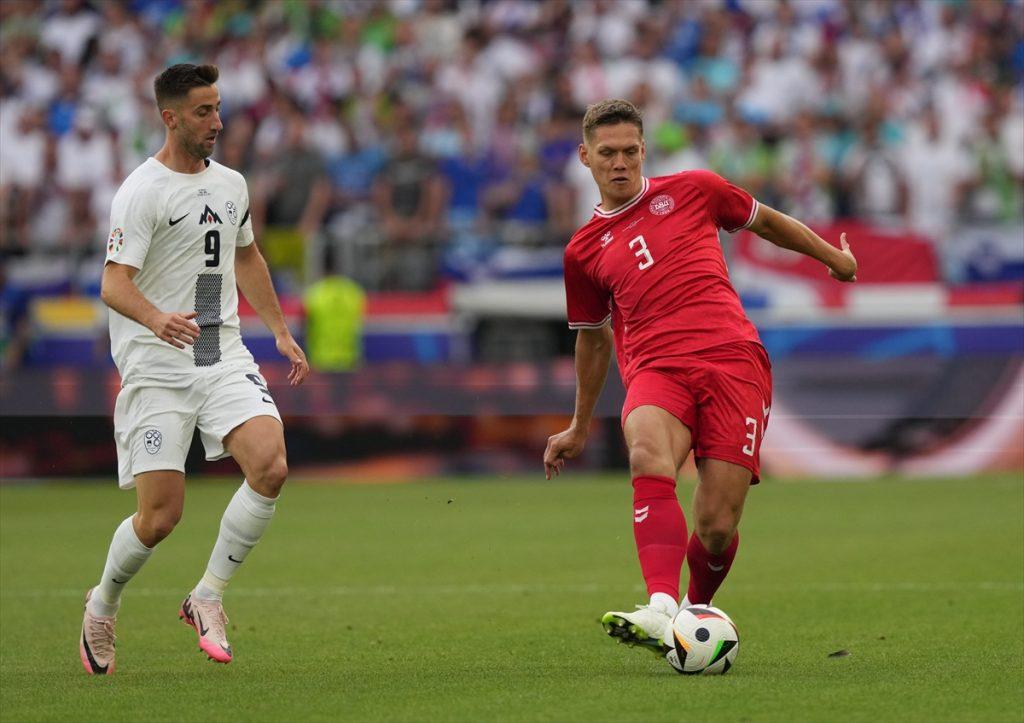 SLOVENIJA IZNENADILA DANSKU: Momčad Matjaža Keka u Stuttgartu odigrala 1:1 protiv Danske Detalj s utakmice Slovenije i Danske / Foto: Anadolu