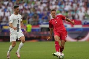 SLOVENIJA IZNENADILA DANSKU: Momčad Matjaža Keka u Stuttgartu odigrala 1:1 protiv Danske Detalj s utakmice Slovenije i Danske / Foto: Anadolu