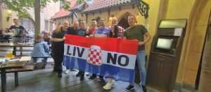 POGLEDAJTE FOTOGALERIJU: Berlin je u subotu na nekoliko sati postao "hrvatski grad", Hrvati su stigli iz cijele Europe Antiša Anto Božić (prvi s lijeva) iz Toronta sa hrvatski navijačima iz Livna u Pragu / Foto: Fenix (SIM)