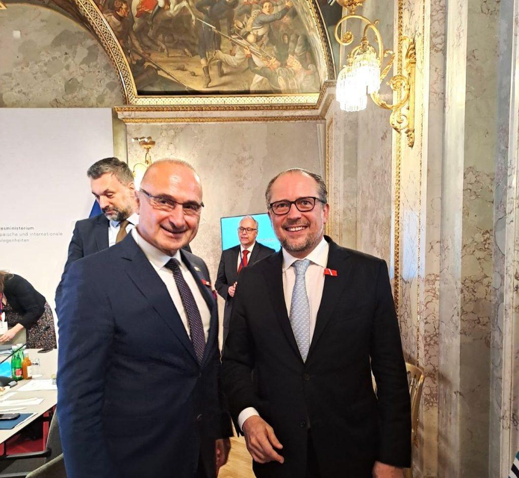 ŠEF HRVATSKE DIPLOMACIJE U AUSTRIJI: Ministar Grlić Radman na Dunavskoj konferenciji u Beču i “Europa Forumu Wachau” u Göttweigu ŠEF HRVATSKE DIPLOMACIJE U AUSTRIJI: Ministar Grlić Radman na Dunavskoj konferenciji u Beču i “Europa Forumu Wachau” u Göttweigu