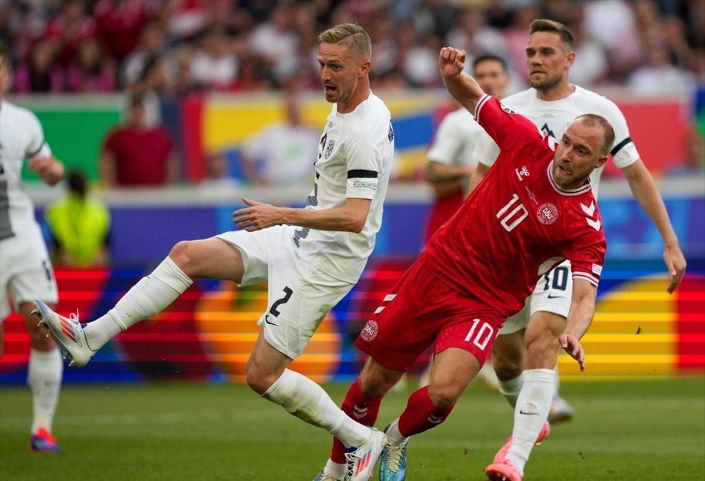 SLOVENIJA IZNENADILA DANSKU: Momčad Matjaža Keka u Stuttgartu odigrala 1:1 protiv Danske Detalj s utakmice Slovenije i Danske / Foto: Anadolu