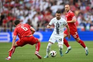 SLOVENIJA IZNENADILA DANSKU: Momčad Matjaža Keka u Stuttgartu odigrala 1:1 protiv Danske Detalj s utakmice Slovenije i Danske / Foto: Anadolu