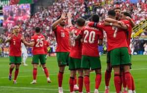 PORTUGAL PREGAZIO TURSKU: Ronaldo s društvom izborio osminu finala Europskog prvenstva Slavlje igrača Portugala / Foto: Anadolu