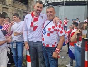 POGLEDAJTE FOTOGALERIJU: Berlin je u subotu na nekoliko sati postao "hrvatski grad", Hrvati su stigli iz cijele Europe Hrvatski navijači u Berlinu.