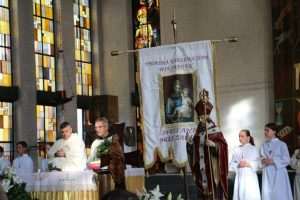 (FOTO) PROSLAVA BLAGDANA SV. ANTE PADOVANSKOG U WIESBADENU: Fra Janko Ćuro poručio: Praznim još nitko nije uspio ispuniti prazninu Proslava sv. Antuna Padovanskog u Wiesbadenu / Foto: Fenix (MD)