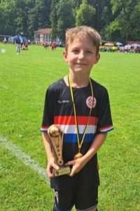 I SRBI NAVIJALI ZA HRVATE: Najmlađi nogometaši Croatije München osvojili 2. mjesto na turniru TSV München Gerberau I SRBI NAVIJALI ZA HRVATE: Najmlađi nogometaši Croatije München osvojili 2. mjesto na turniru TSV München Gerberau