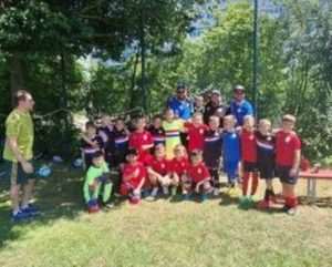 I SRBI NAVIJALI ZA HRVATE: Najmlađi nogometaši Croatije München osvojili 2. mjesto na turniru TSV München Gerberau Zajednička fotografija mladih igrača Croatije i Srbije München / Foto: Fenix (SIM)
