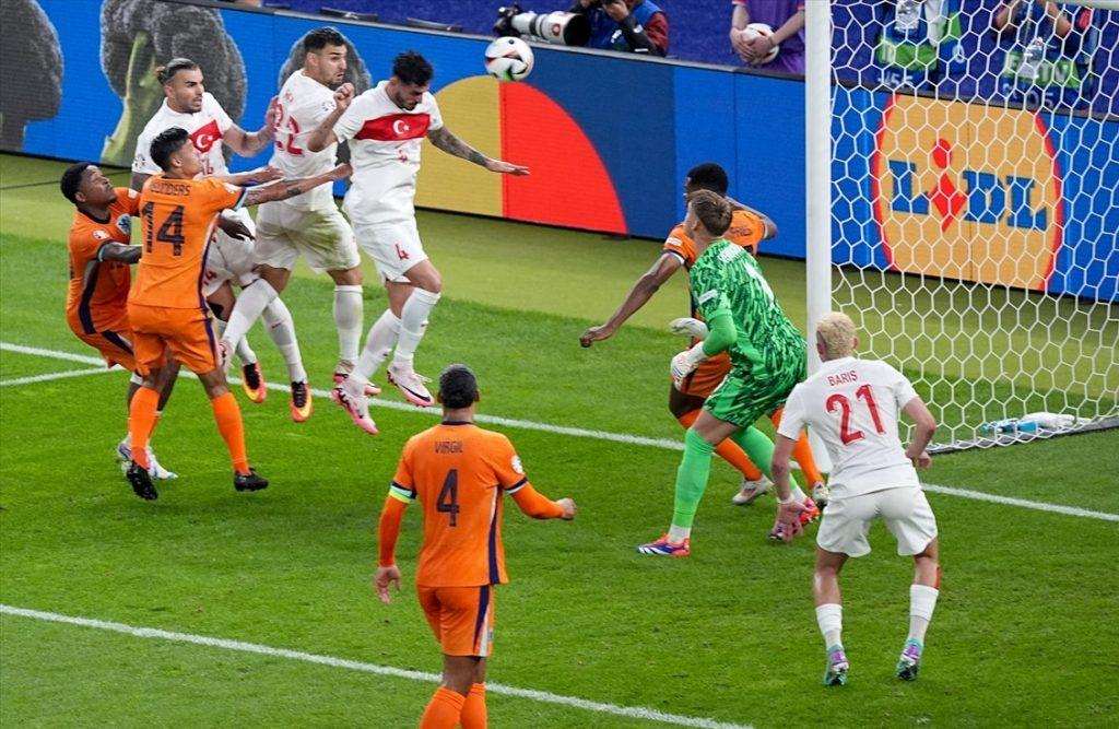 NIZOZEMCI IZBACILI TURSKU: U 6 minuta Nizozemci preokrenuli rezultat i izborili polufinale Detalj s utakmice Nizozemska - Turska / Foto: Anadolu