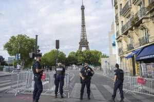 (FOTO) PARIZ SPREMAN ZA OI: Ekstravagantna ceremonija otvaranja, 7.000 sportaša osigurava oko 45.000 policajaca, 10.000 vojnika i 2000 privatnih zaštitara Francuska polcija / Foto: Anadolu