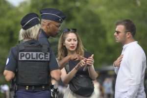 (FOTO) PARIZ SPREMAN ZA OI: Ekstravagantna ceremonija otvaranja, 7.000 sportaša osigurava oko 45.000 policajaca, 10.000 vojnika i 2000 privatnih zaštitara Francuska polcija / Foto: Anadolu