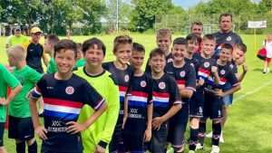 MÜNCHEN: Uz često izvođenje pobjedničke pjesme "Lijepa li si" iznimno uspješan vikend juniora Croatije München