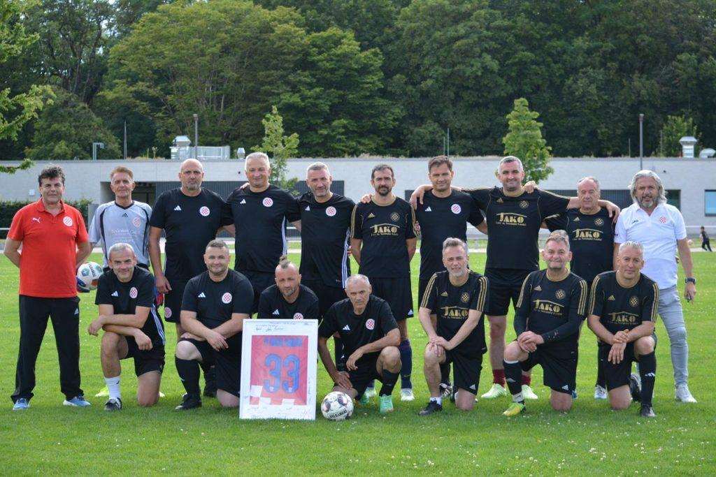 PRIJATELJSKI SUSRET U MÜNCHENU: Veterani Croatije Frankfurt gostovali kod prijatelja iz Croatije München Veterani Croatije München / Foto: Fenix (SIM)