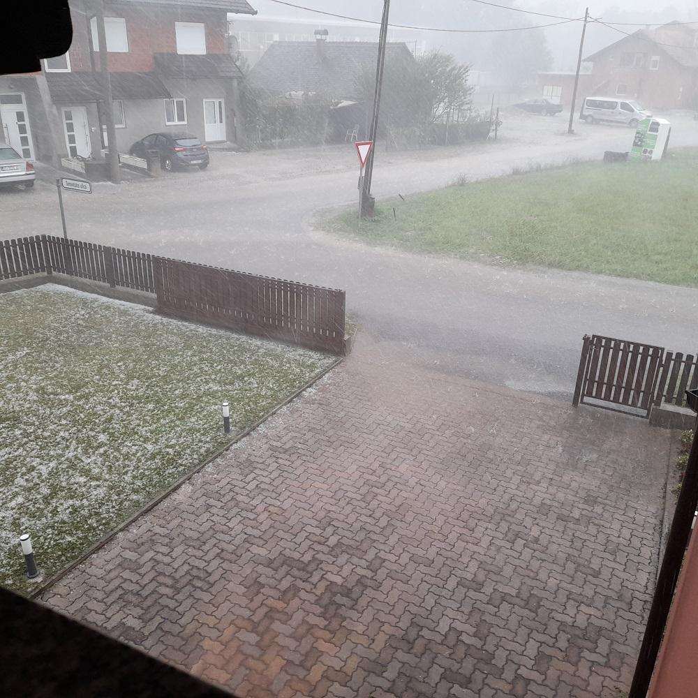 Nevrijeme u Dugom Selu / Foto: Hina