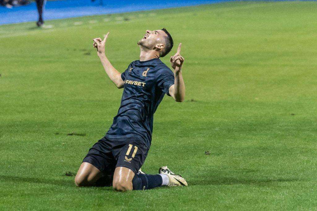 PRVA UTAKMICA NOVE SEZONE: Dinamo s 5:0 "pregazio" Istru, Dani Olmo pozdravio navijače Dinama u poluvremenu utakmice Arber Hoxha slavi pogodak / Foto: Hina